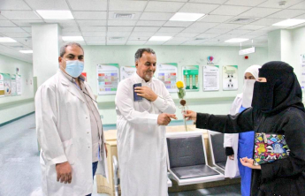 كلية العلوم في الخرج تنظم زيارة الى المستشفى الملك خالد بعنوان (ما أمرضك الا احبًك)